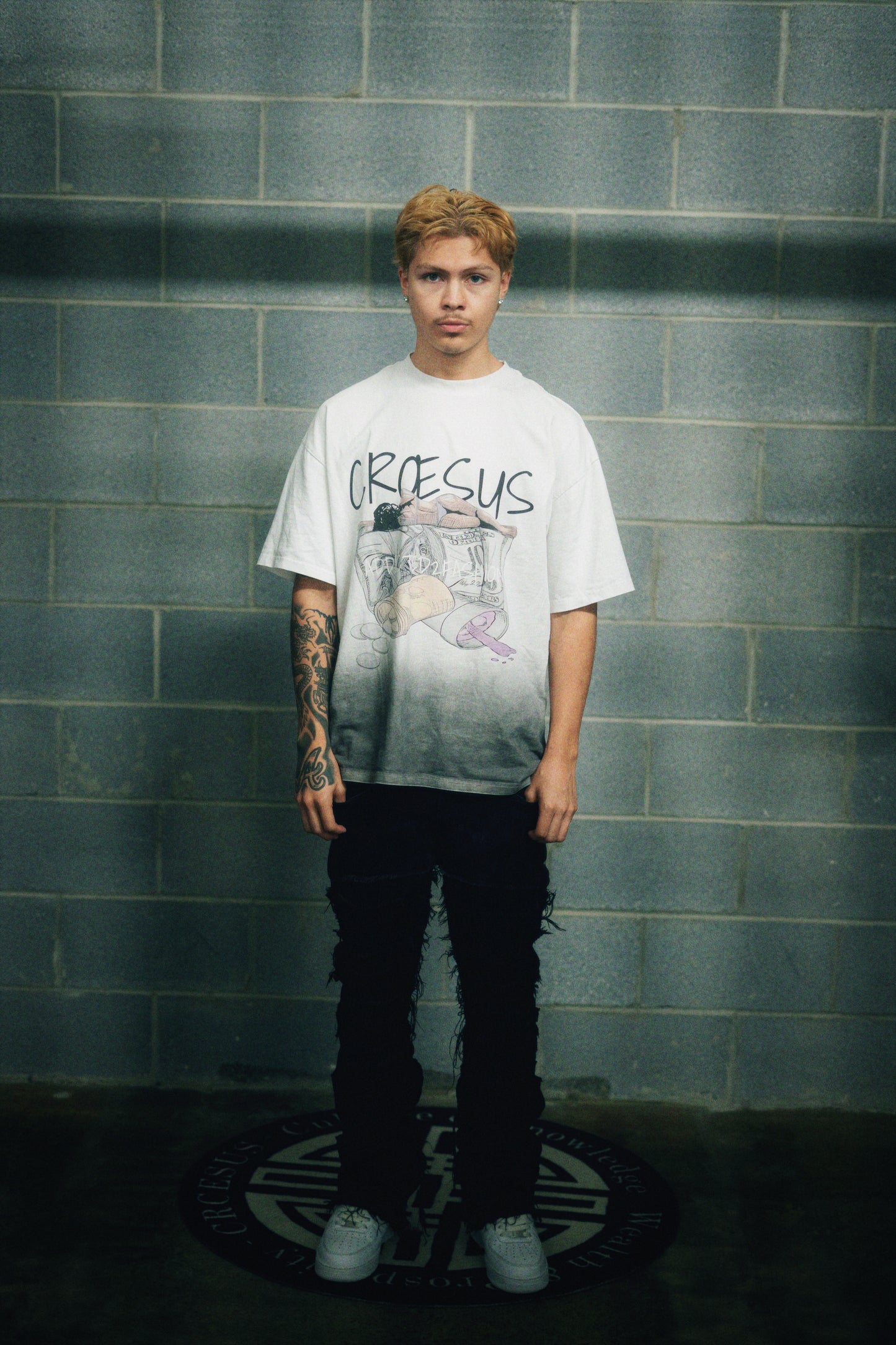 “ADDICTED2FASHION” Graphic T-Shirt